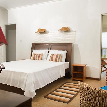 Villa Kayola - Self Catering Pointe La Rue Exteriör bild