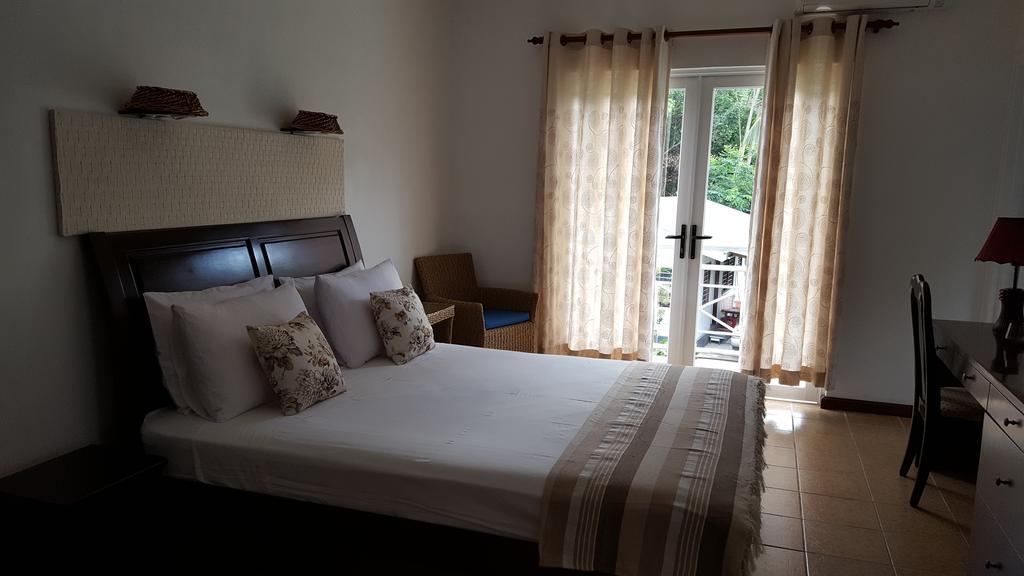 Villa Kayola - Self Catering Pointe La Rue Exteriör bild