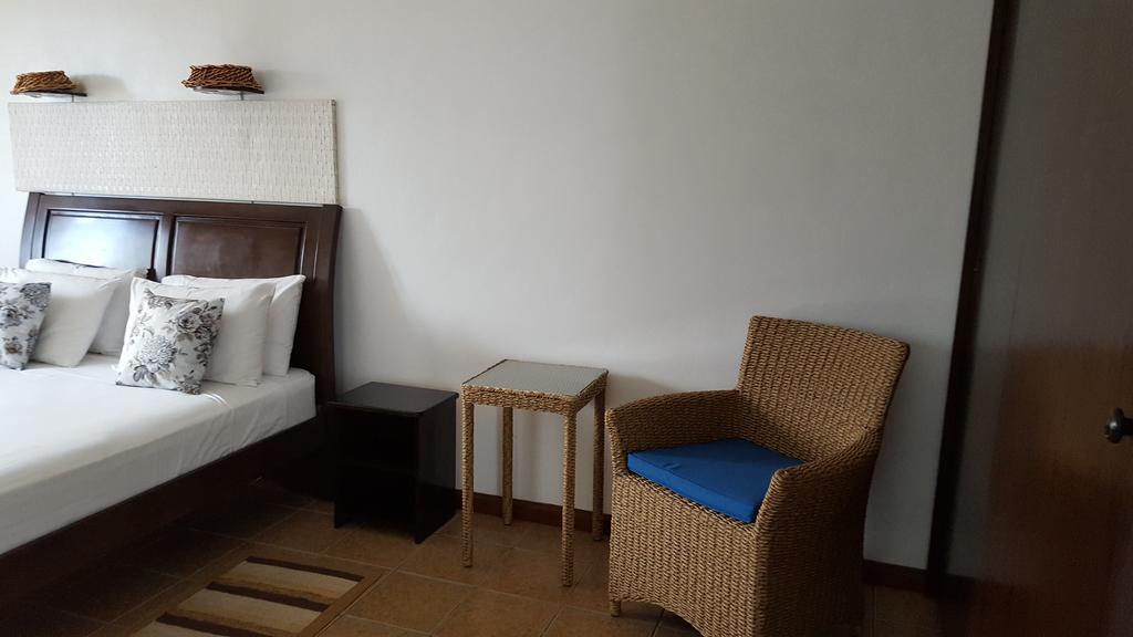 Villa Kayola - Self Catering Pointe La Rue Exteriör bild