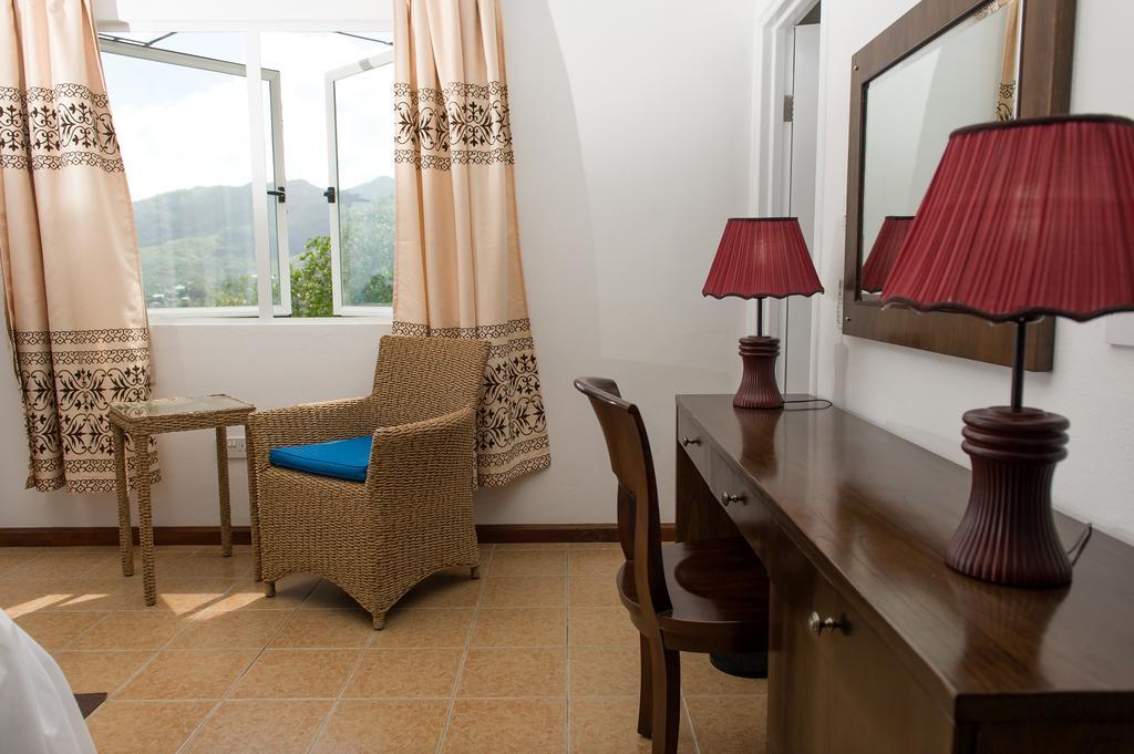 Villa Kayola - Self Catering Pointe La Rue Exteriör bild