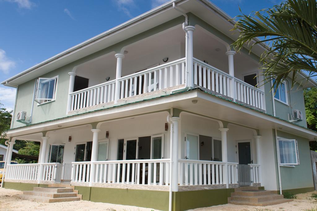 Villa Kayola - Self Catering Pointe La Rue Exteriör bild