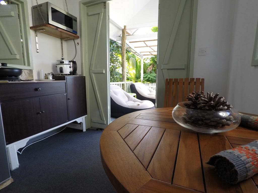 Villa Kayola - Self Catering Pointe La Rue Exteriör bild