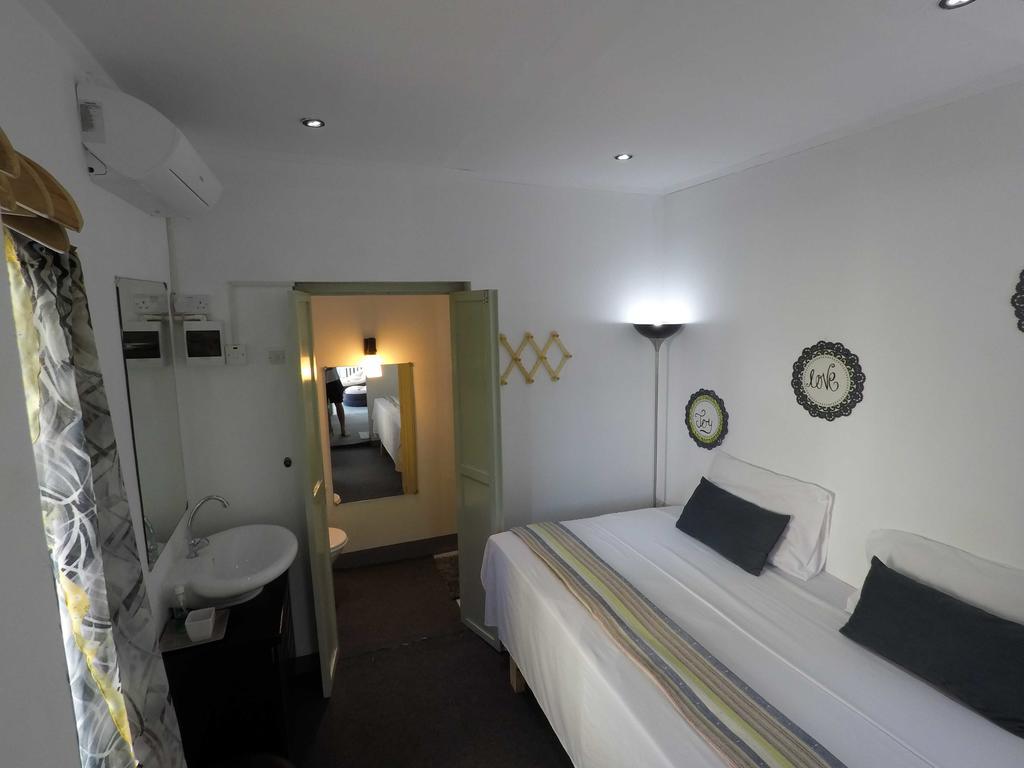 Villa Kayola - Self Catering Pointe La Rue Exteriör bild
